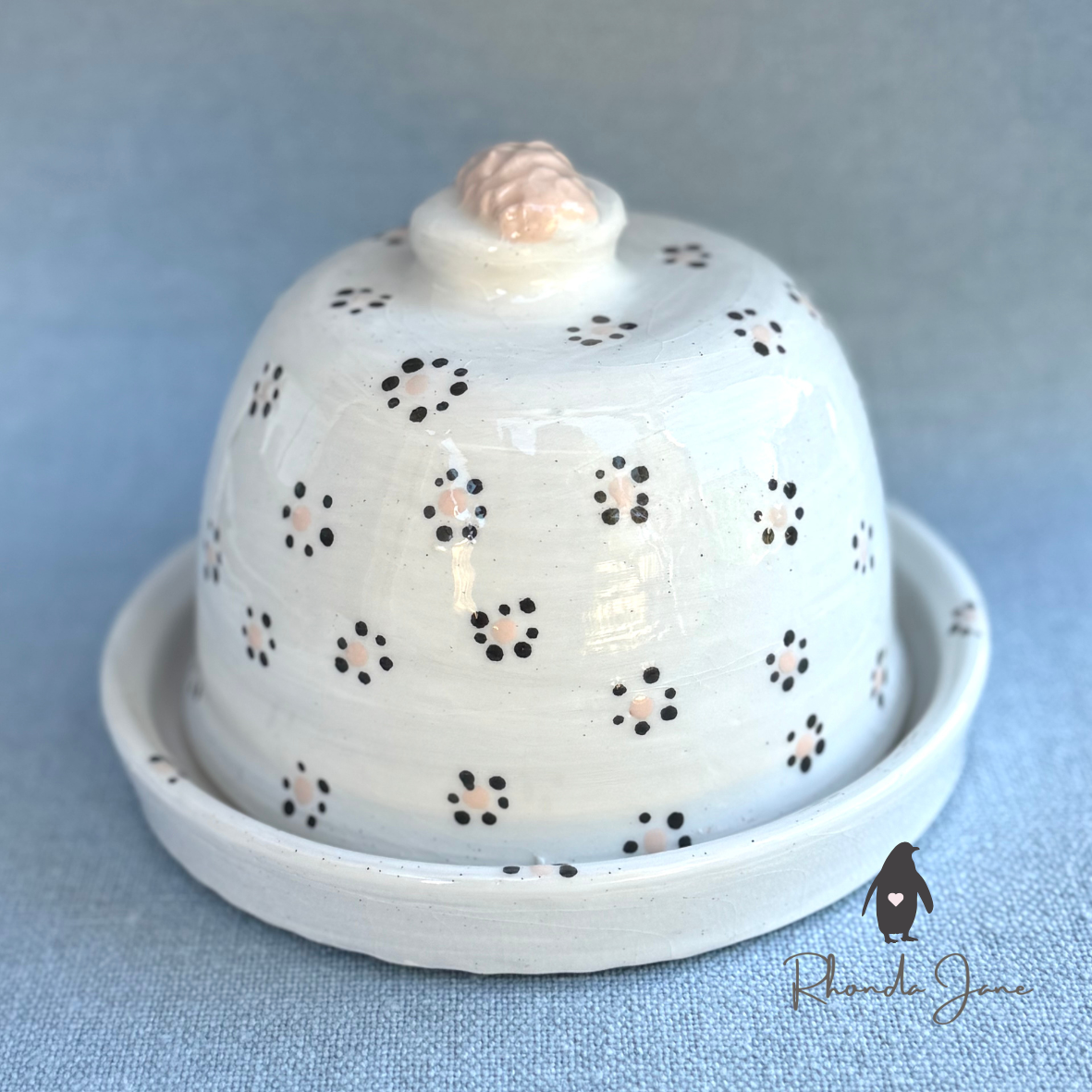 Domes_Pine & Daisy cheese dome
